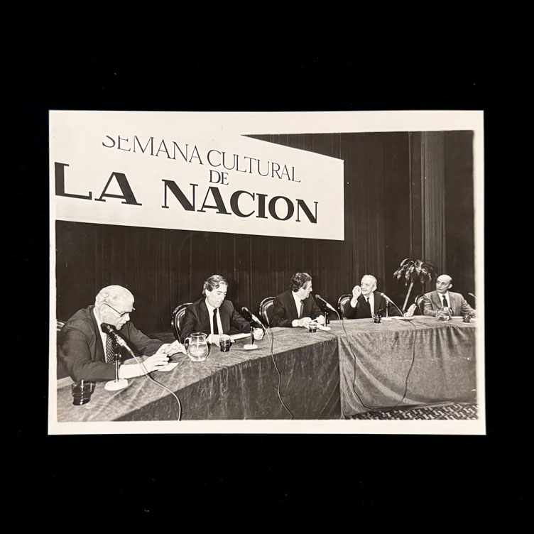 Mesa Redonda en el Coliseo